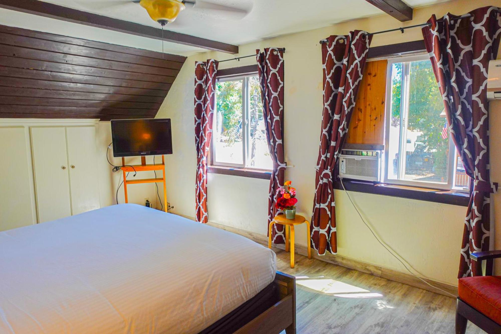 Sleepy Hollow Cabins & Hotel Crestline Zewnętrze zdjęcie