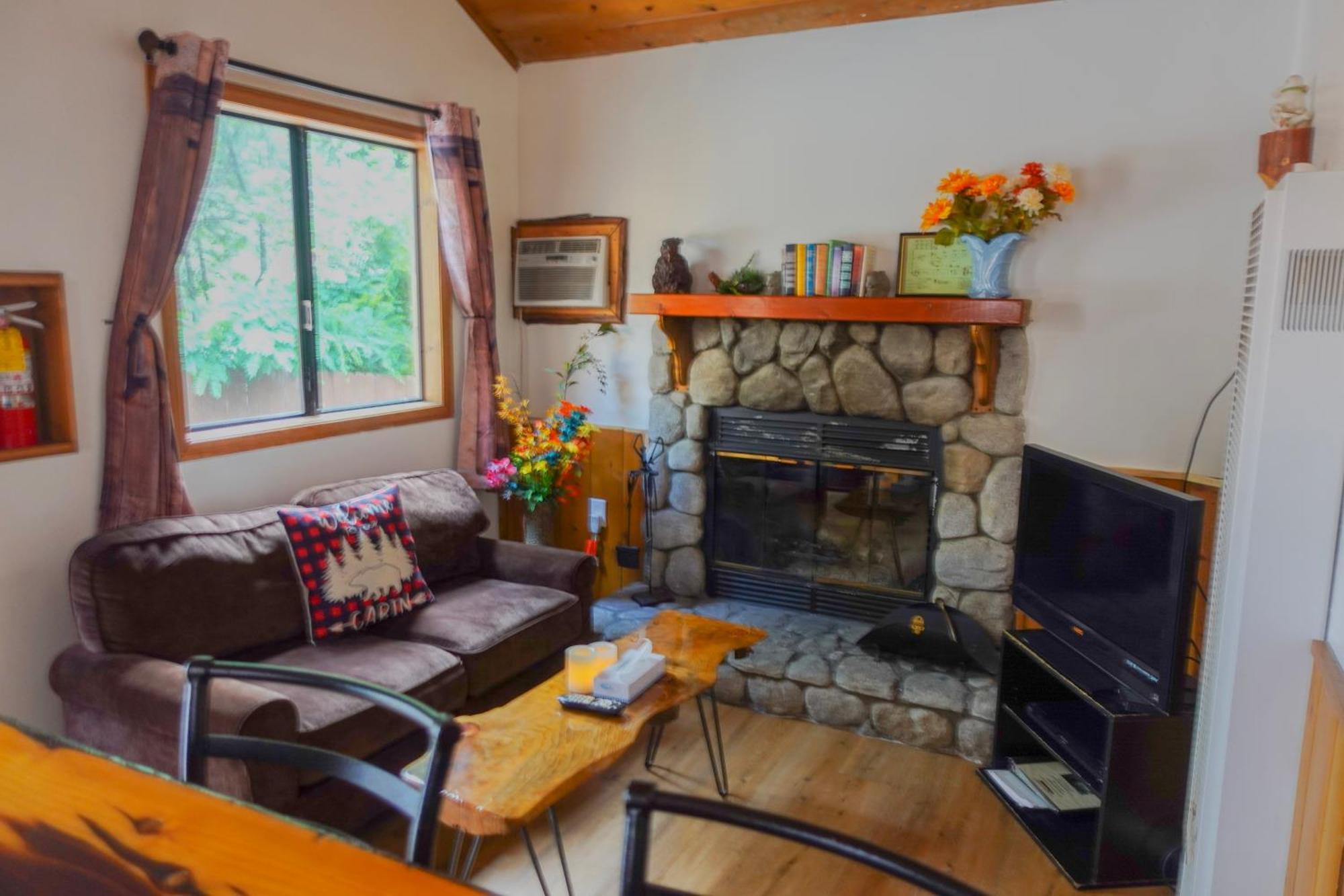Sleepy Hollow Cabins & Hotel Crestline Zewnętrze zdjęcie