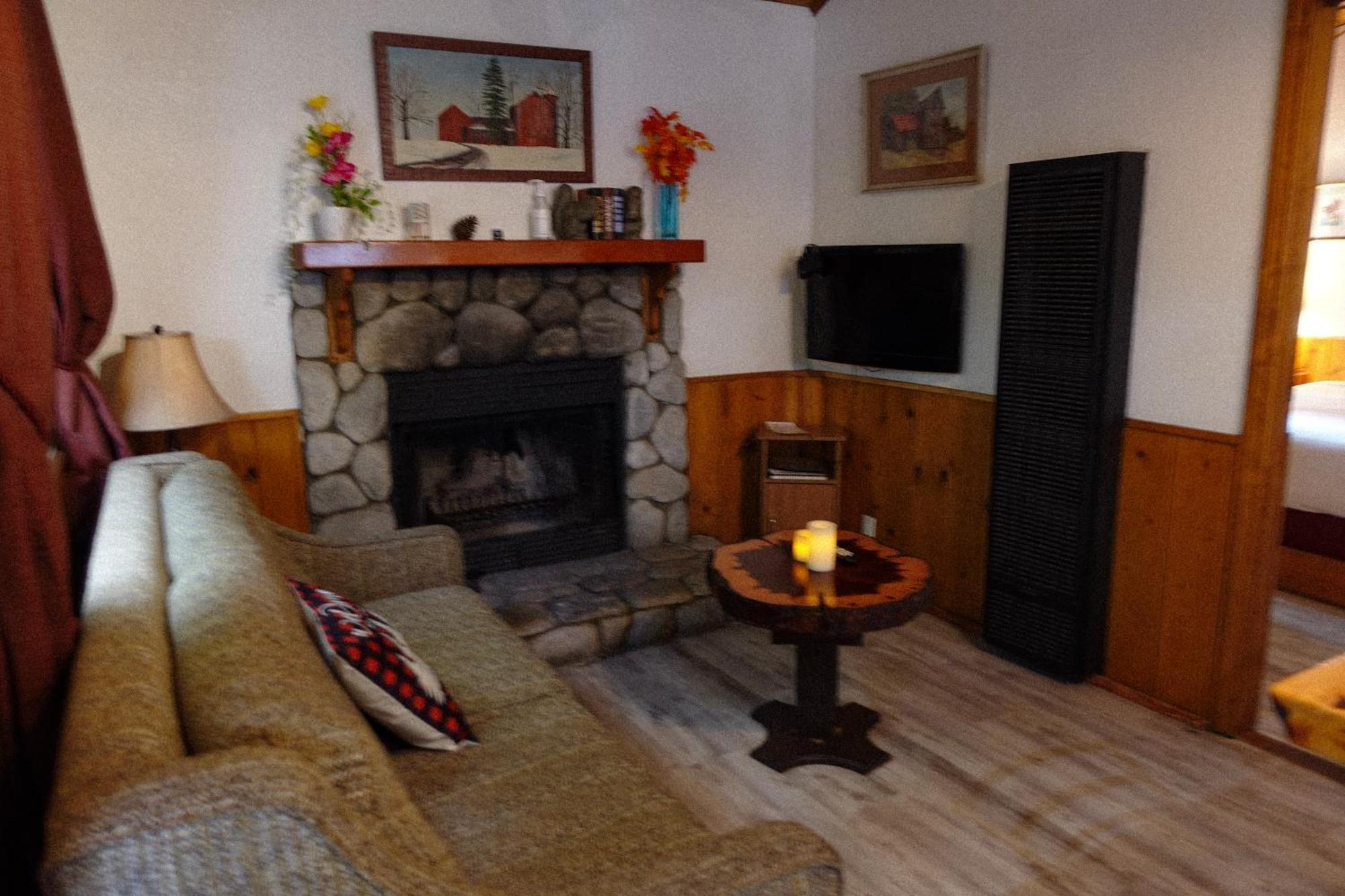 Sleepy Hollow Cabins & Hotel Crestline Zewnętrze zdjęcie